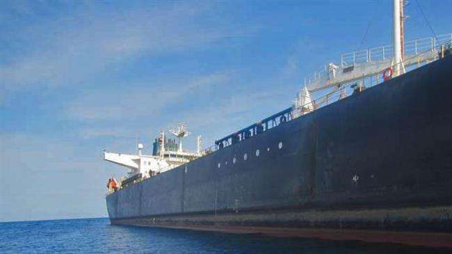 美伊爆发正面冲突，5艘伊朗油轮遭美军舰拦截，