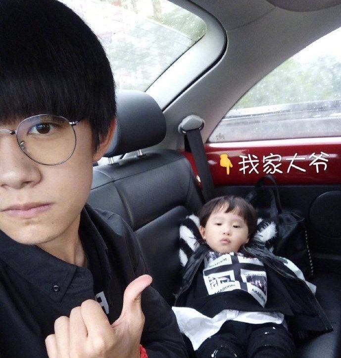 易烊千玺7岁弟弟创造魔方世界纪录，仅学习9个月每天苦练6小时