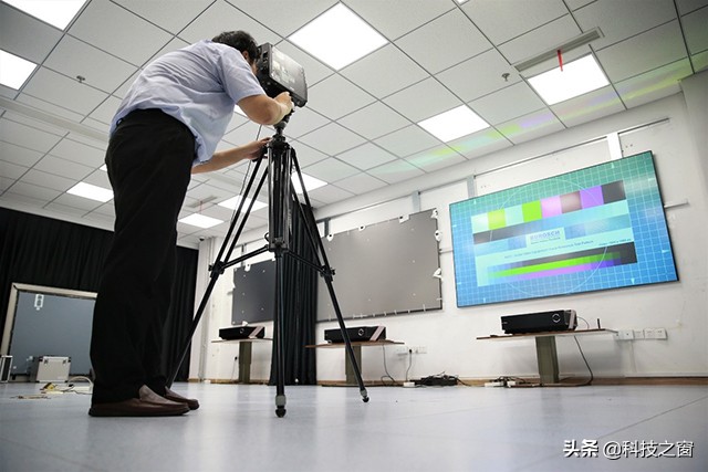 持续夺得巨奖，康佳激光电视机顶势整体实力再被认同，避开韩日液晶显示屏霸权主义