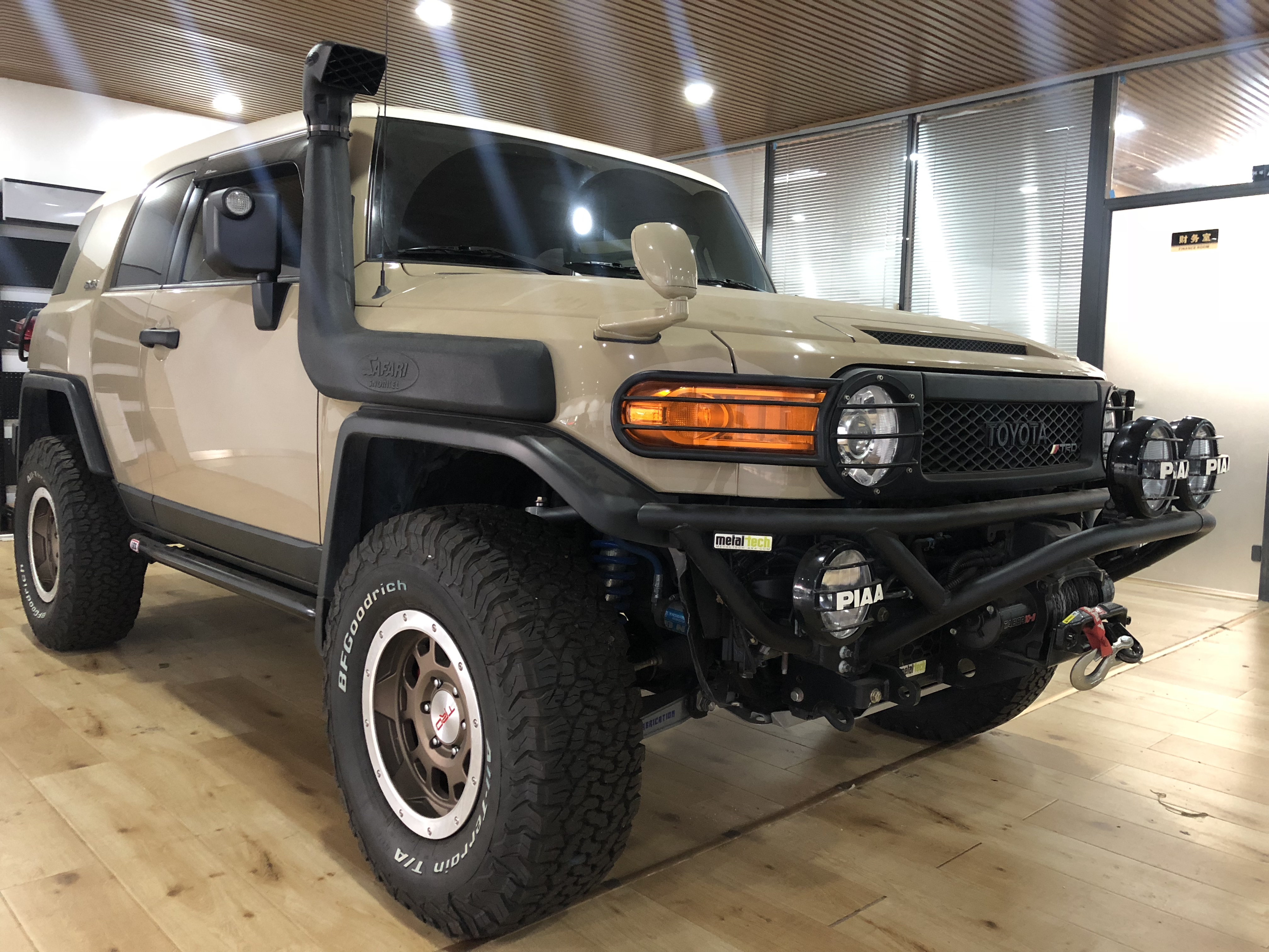 2019款丰田酷路泽fj40l越野改装现车