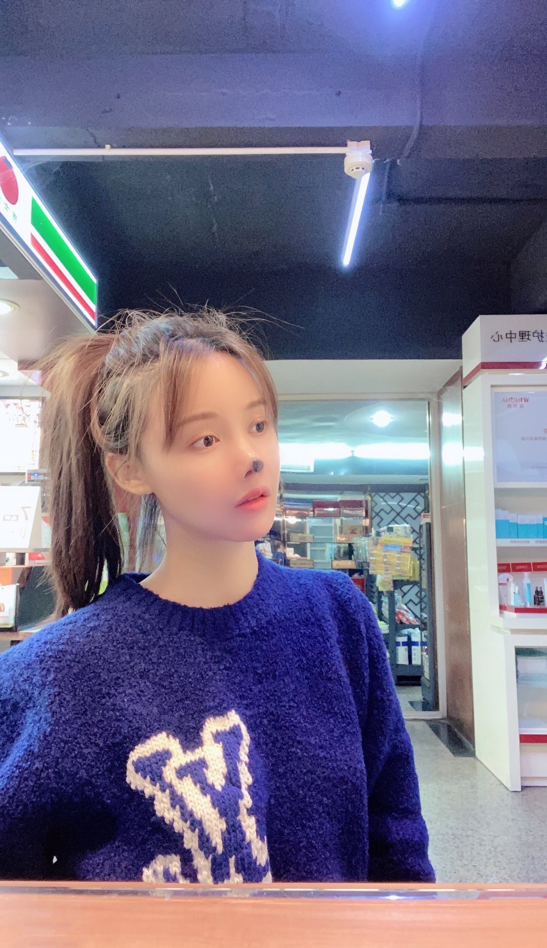 演员高溜自曝整容失败鼻尖坏死称医院无隆鼻资质前途尽毁令其想轻生