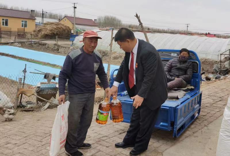 我为群众办实事，镇赉法院干警走访慰问困难群众