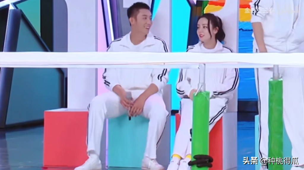 真的吗,热巴黄景瑜爆恋情原因是？