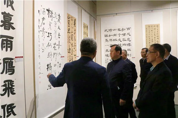 武威天梯山石窟专题展”“武威市第一届‘马文化’美术作品暨‘凉州词’书法作品展”开展