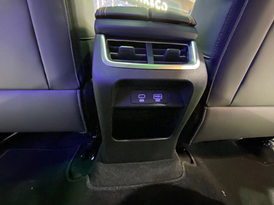 实拍哈弗神兽 ，造型比车名犀利，满油续航1000km