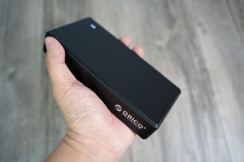 一斤半，小米10充6次电：ORICO 30000mAh充电宝