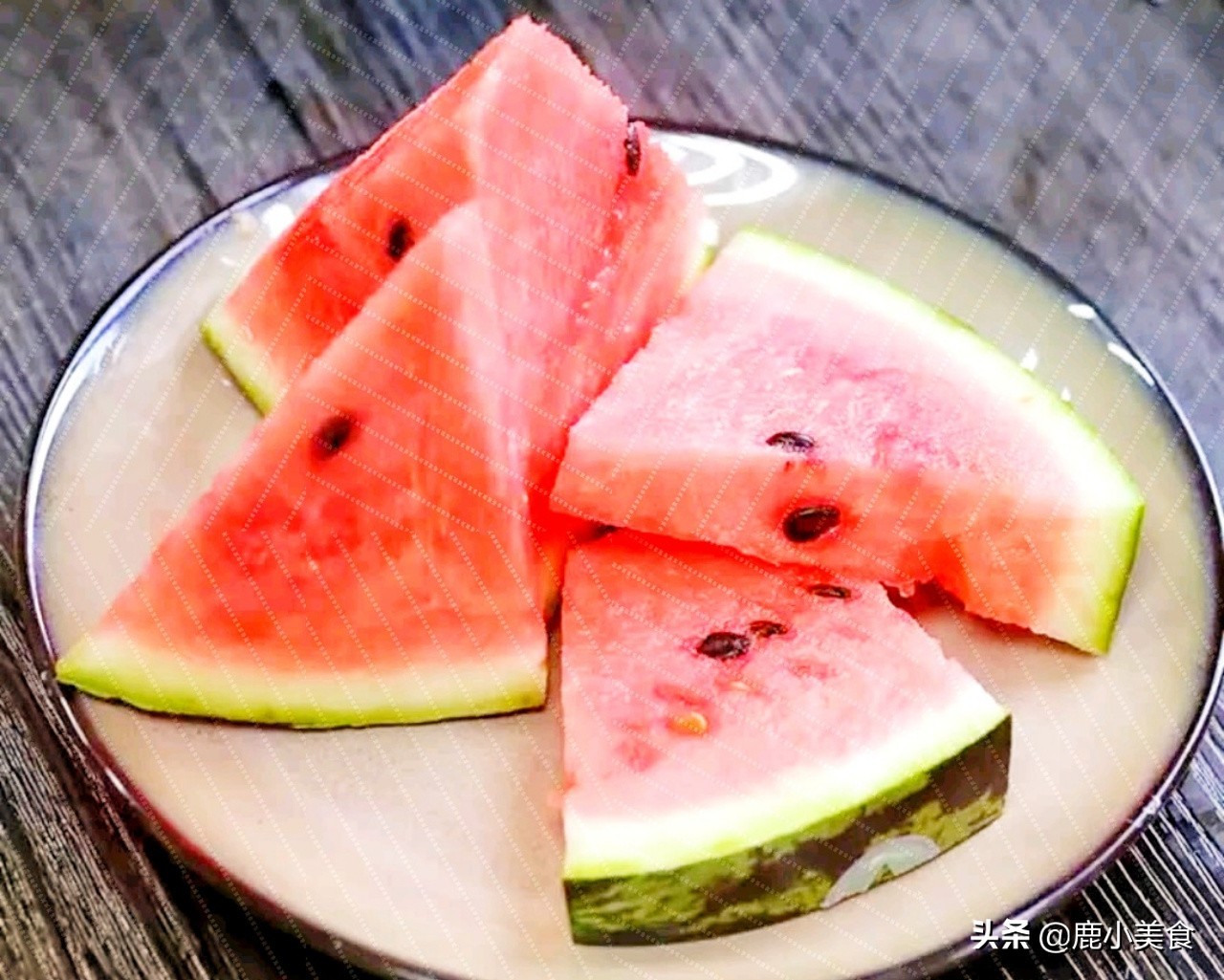 西瓜甜不甜，看4個地方！ 一挑一個準，老瓜農的竅門太管用了