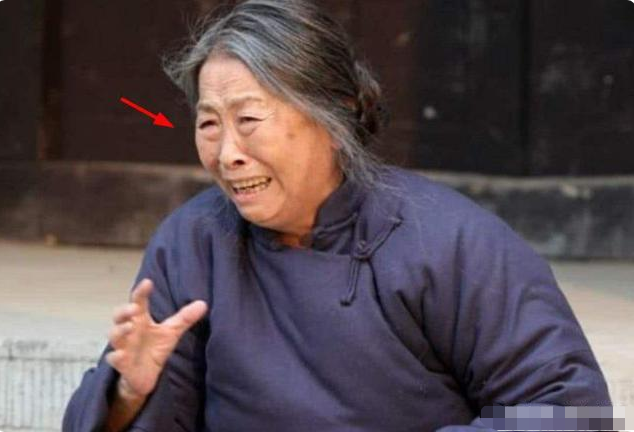 “丑娘”年轻时是校花？原以为是闹着玩，看到