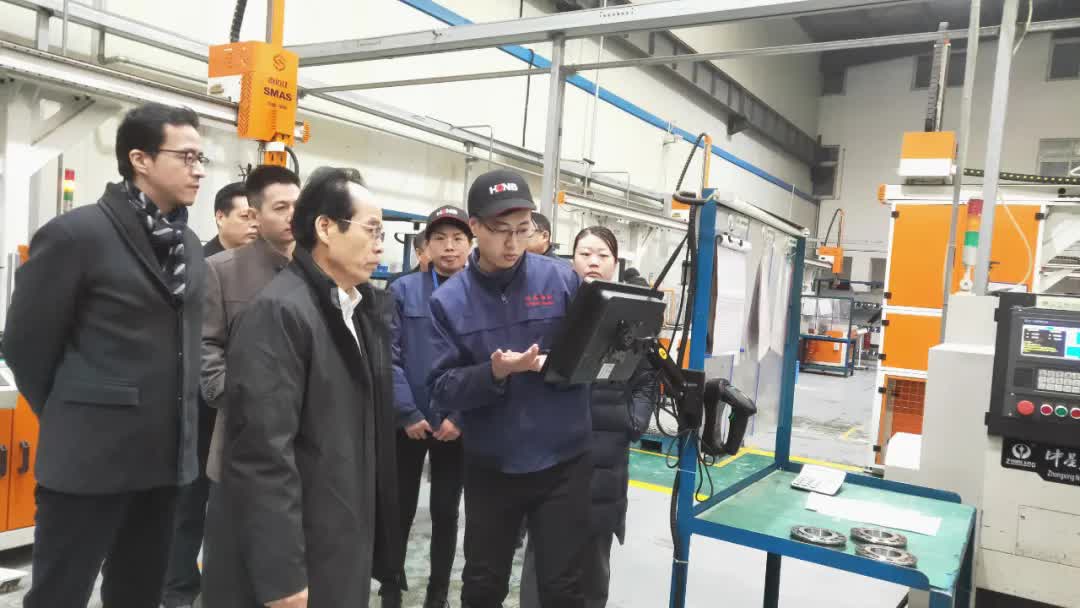 正大集團副總裁傅學軍、市工信局總工程師黃亮蒞臨洛陽鴻元軸承