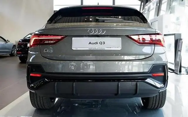 颜值真高！奥迪Q3轿跑到店，标配2.0T，25万起你会