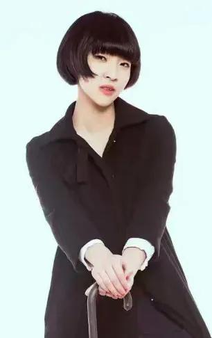 女兵入伍前后变化太大！网友：不一样的美，限