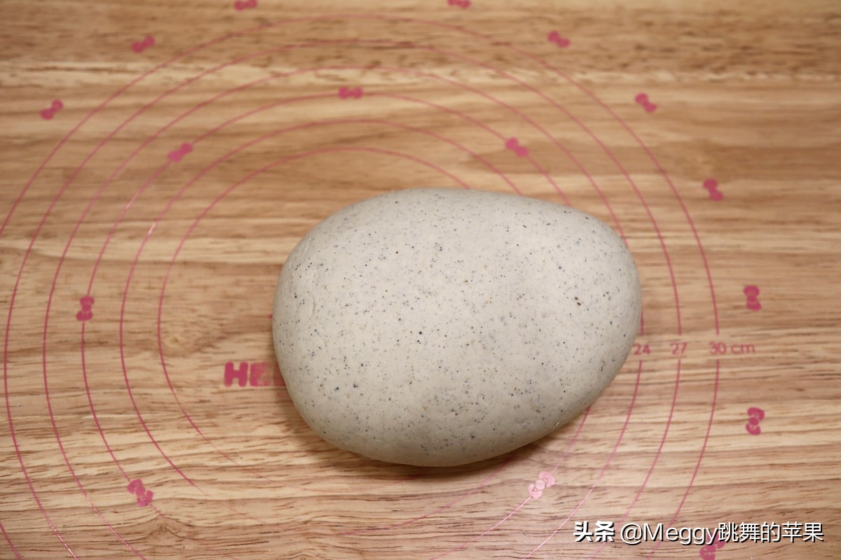 自制花生酱香浓味香，烙个千层饼层次分明又柔软，好吃易消化