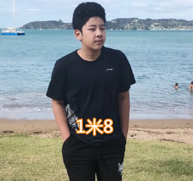 ​有种对比是“星二代身高”，多多1米7，看郭涛