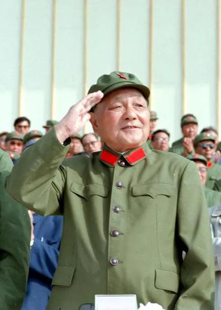鄧小平復出后，憑著這幾位將領(lǐng)穩(wěn)定了軍隊的形勢，他們是誰呢？
