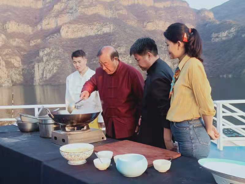 央视《味道》栏目摄制组莅临济源探寻黄河鲤鱼味道