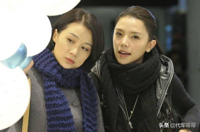 她演《甄嬛传》出名，大12岁老公因病去世，如今