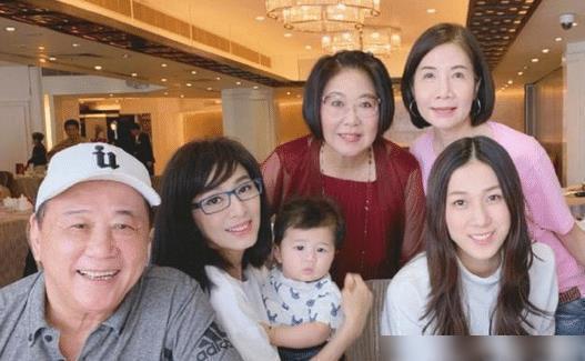为请她出镜，整个剧组都搬迁到她家附近，却没有人说她耍大牌
