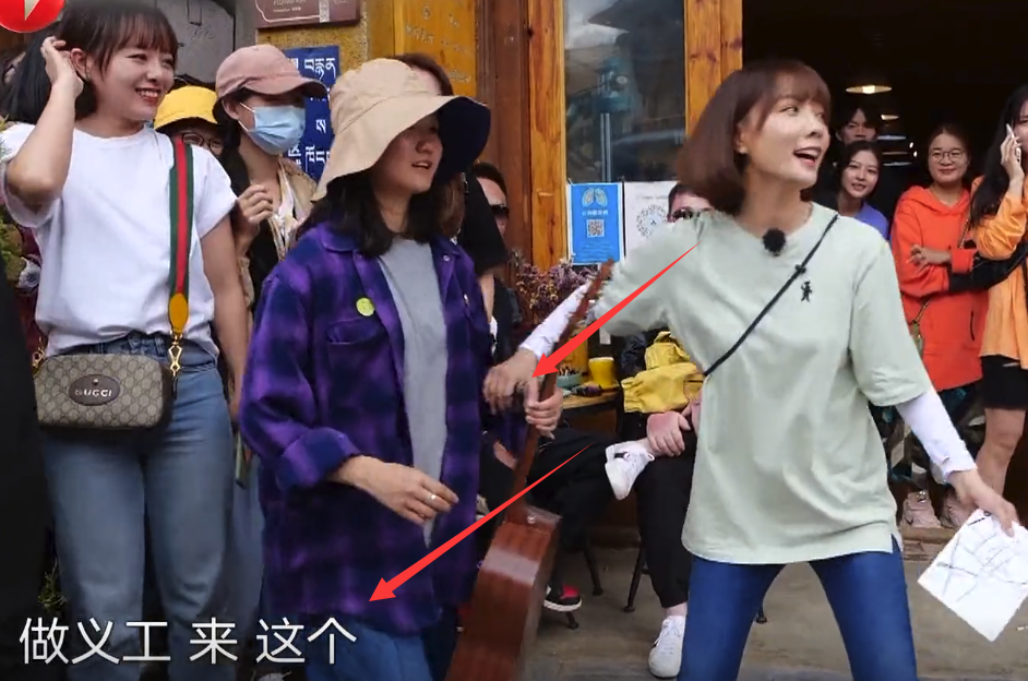 涵养不是装出来的！王珞丹利用素人拍照被指太粗鲁