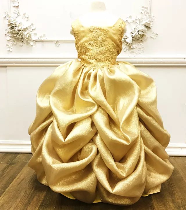 To realize princess dream of the daughter, play essence old father with one's own hands tailor about a hundred " blackart " skirt explodes sth resembling a net of network of fire