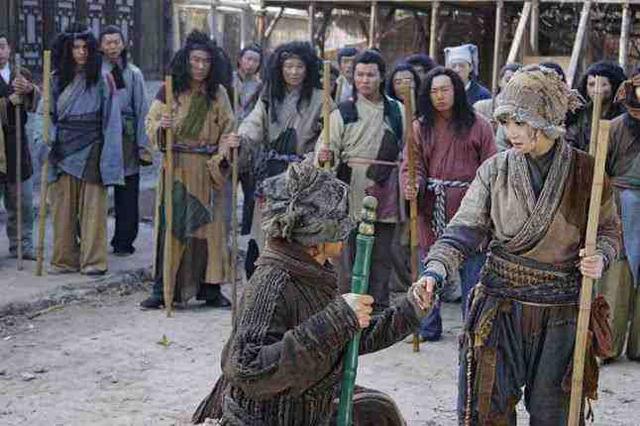 人们穷得吃不上饭为何不起义，还要加入丐帮实