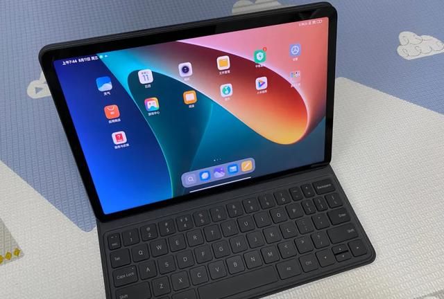 苹果疯狂暗示，iPad9即将发布，对比小米平板5 Pro该买谁？