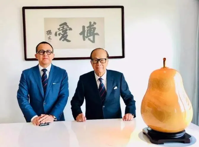 私下的感情生活十分精彩,李嘉诚千亿身家小儿
