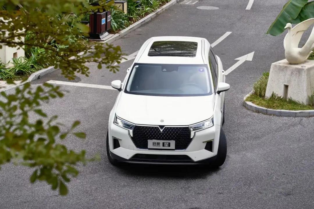 同级少有的轻混增压动力+OTA车机，这款SUV居然不到15万