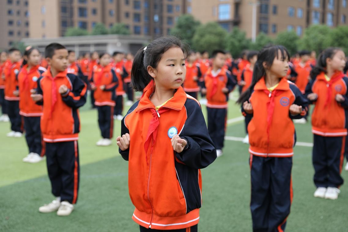 岳陽縣明德小學陽光大課間活動展示(圖2) 岳陽縣明德小學陽光大課間活動展示(圖2)