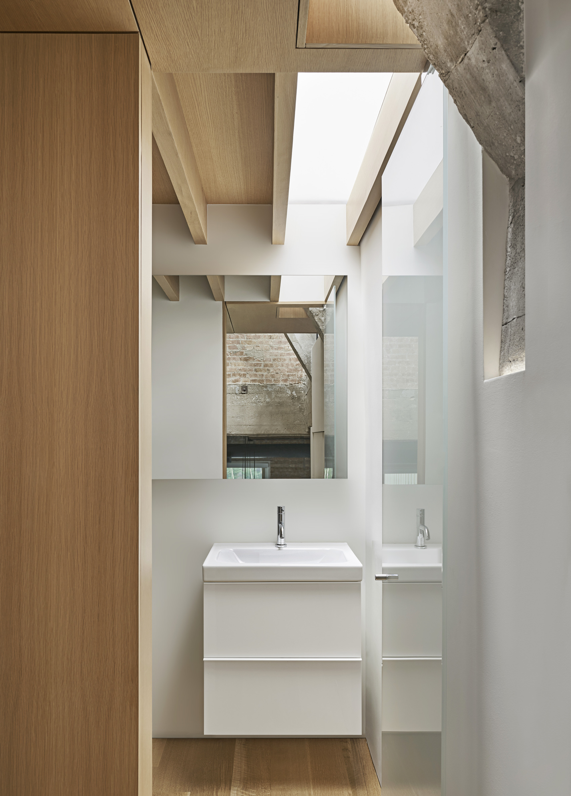 209m²工业风公寓，双层LOFT体量交错好似垂直园林