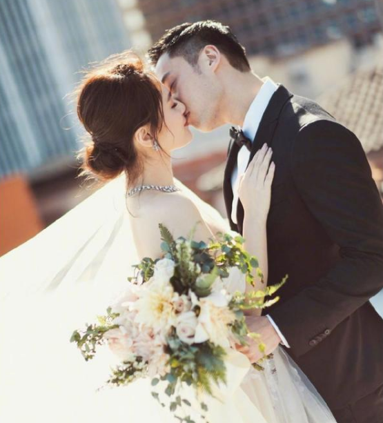 赖弘国发长文回应与阿娇离婚，我又单身了，你没很爱我，勉强结婚