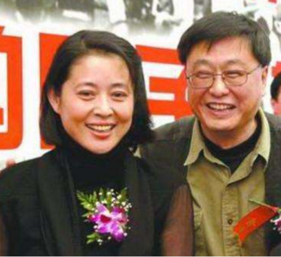 倪萍的坎坷情史，一生5个男人，只有郭达和陈凯歌最让她刻骨铭心