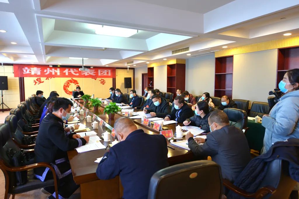【图片新闻】市五届人大五次会议各代表团举行分组讨论