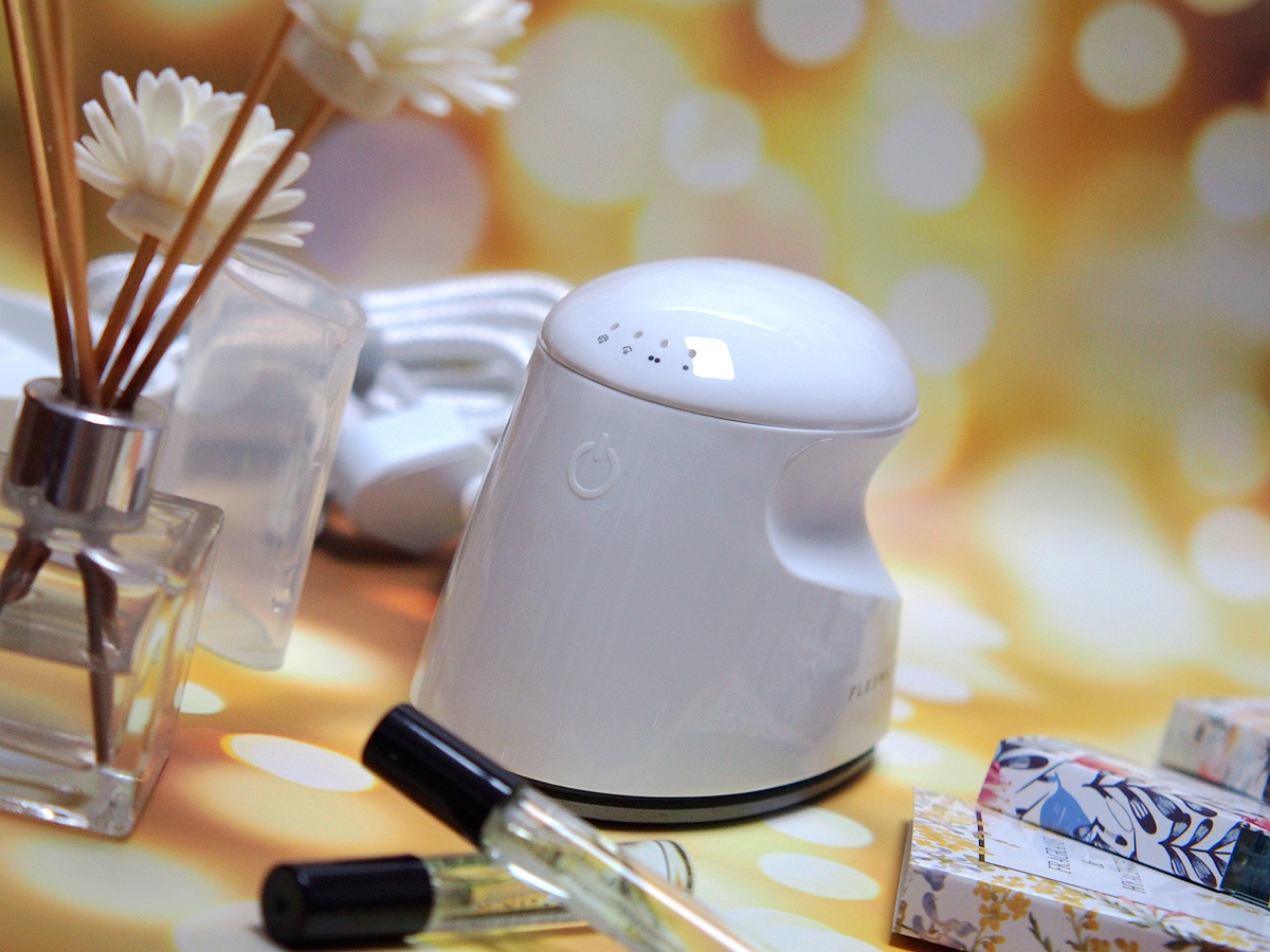 传统熨烫机变身小巧时尚玩物飞乐思纳米蒸汽小熨斗