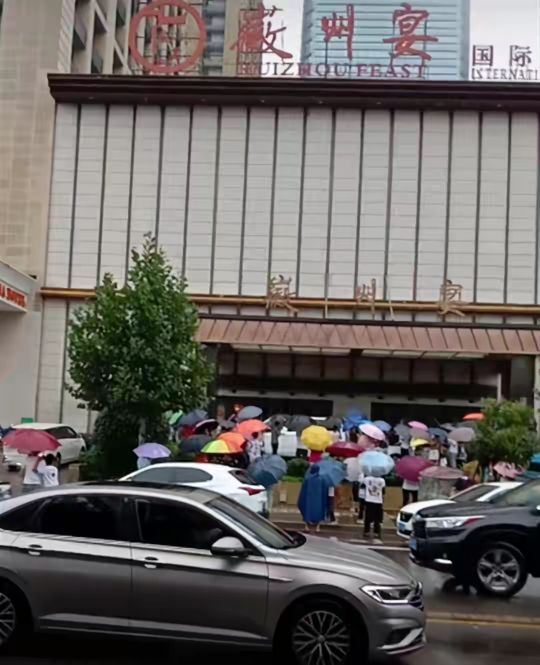 大反转，徽州宴当事人外甥称别断章取义，狗价值70万