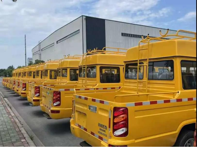 南京依維柯向國網江蘇省電力南京分公司交付依維柯工程車