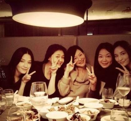 女明星为嫁豪门，不惜沦为生育机器，6年生4胎