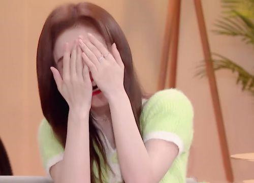 鞠婧祎有多装？上综艺节目笑都不敢笑，网友：