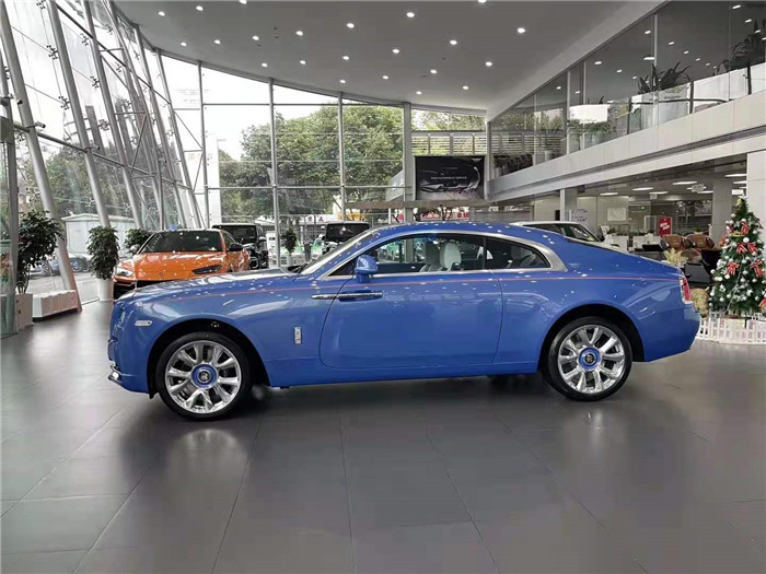 一抹蓝色魅影,品鉴劳斯莱斯魅影阿拉伯蓝