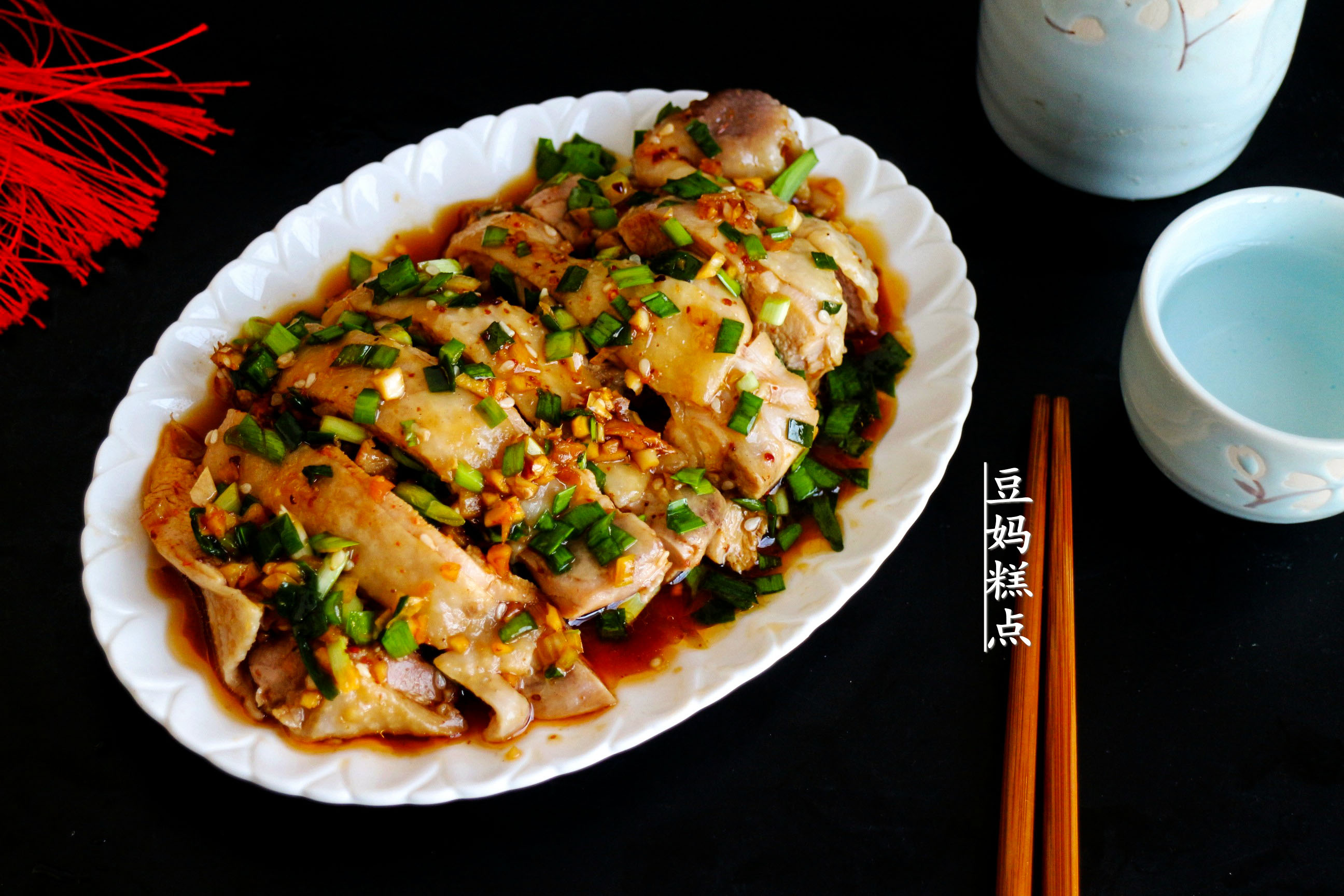 大年三十，做“口水雞”，這樣切一切就上桌