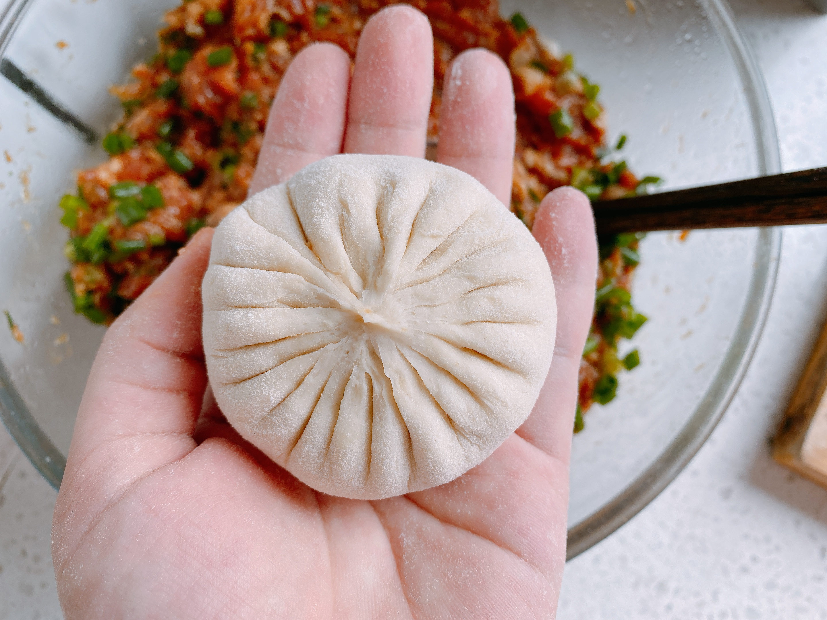 猪肉降价了自己在家做肉包，掌握3点，蓬松暄软，咬一口满嘴汤汁