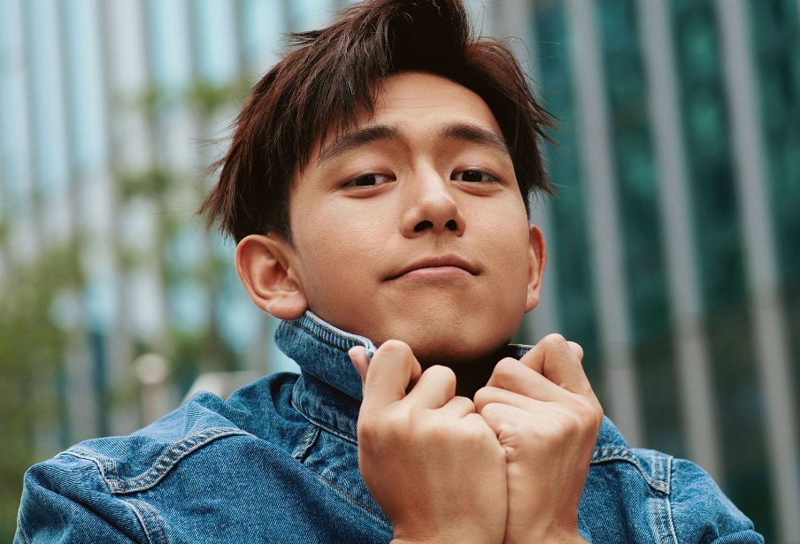 又一位男星亮出结婚证！杨紫带头道喜，情绪激