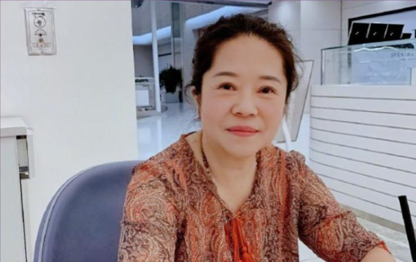 杨迪小时候不爱吃饭，妈妈就逼他吃虫子，一家综艺感十足