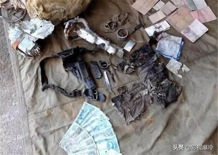 苏联飞行员已失踪77年，今“重见天日”，胸口却