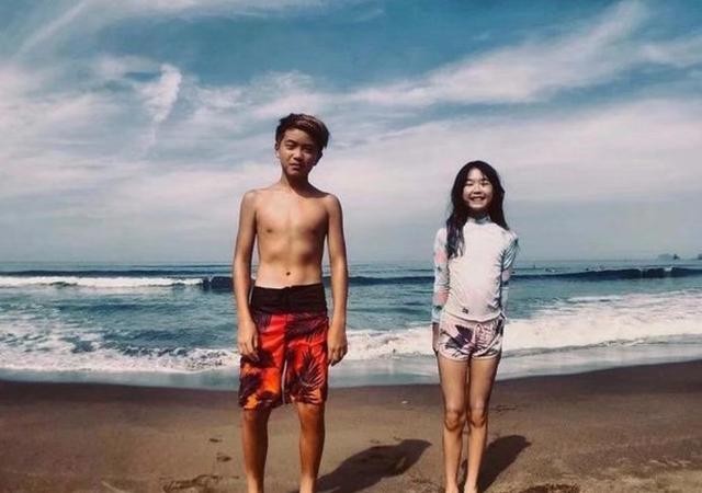 曹格真会养孩子，一儿一女大变样，着装时尚颜值飙升