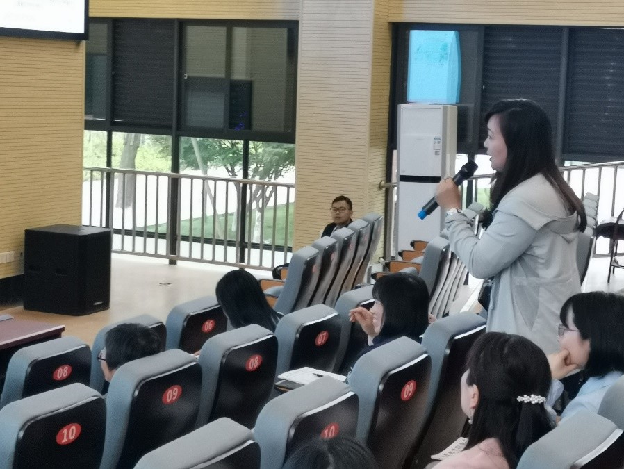 成都市作协熊焱主席携新锐创作理论与龙泉驿区教作协会员畅谈