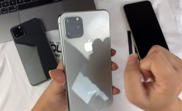 iPhone情以何堪！高仿iPhone 11早已现身：后置摄像头集成浴霸三摄