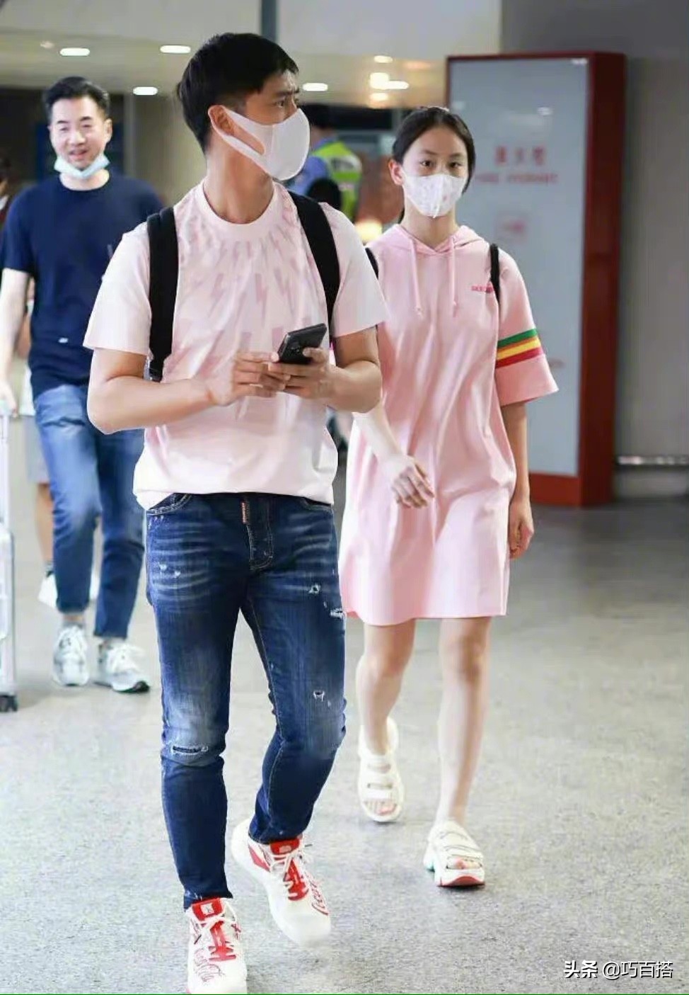 13歲的森碟身高驚人，幾乎快和爸爸一般高了，這線條真讓人羨慕