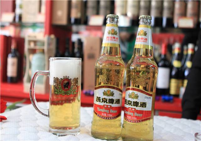 中国知名的老牌啤酒，如今却遭遇“中年困境”