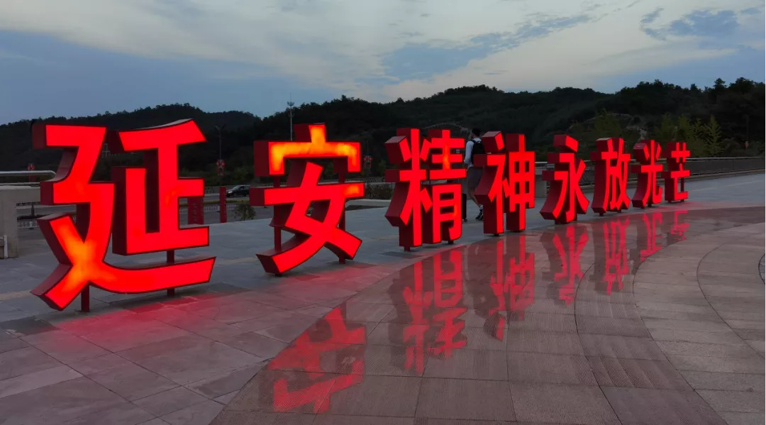 哪吒汽车“闷声吃老虎”，“蔚理小哪”或成新格局