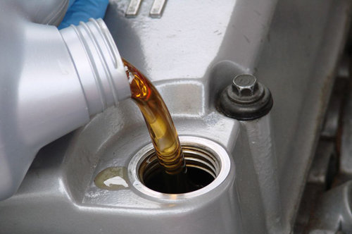 全合成机油真能用1万公里以上？到底哪个说法才是对的？